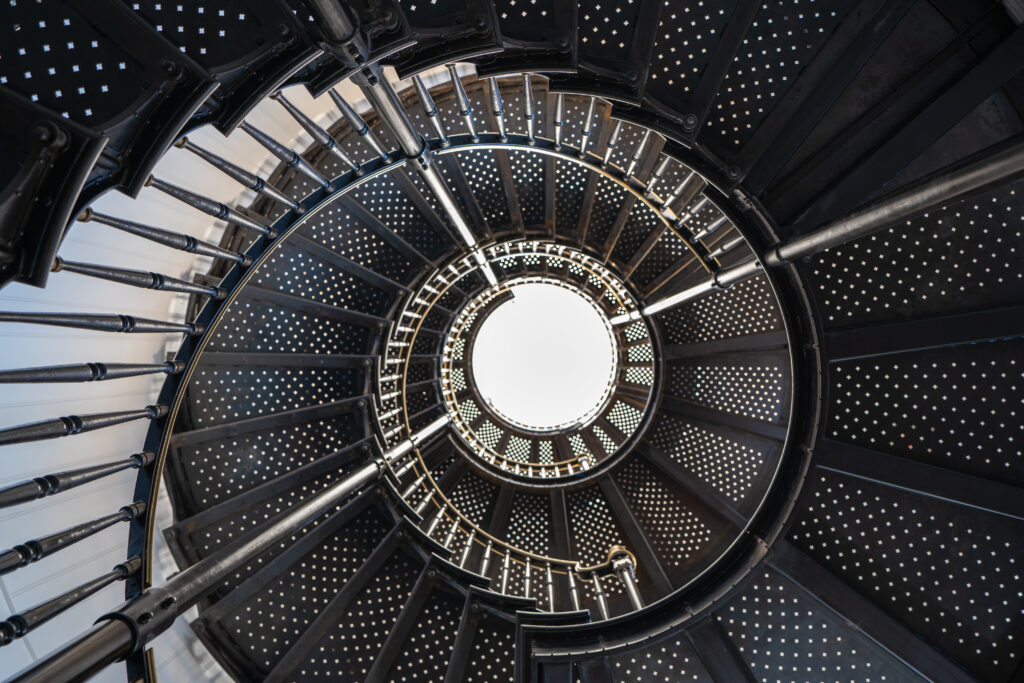 A SCULPTURAL STAIR BLENDING ART, CRAFT AND ENGINEERING