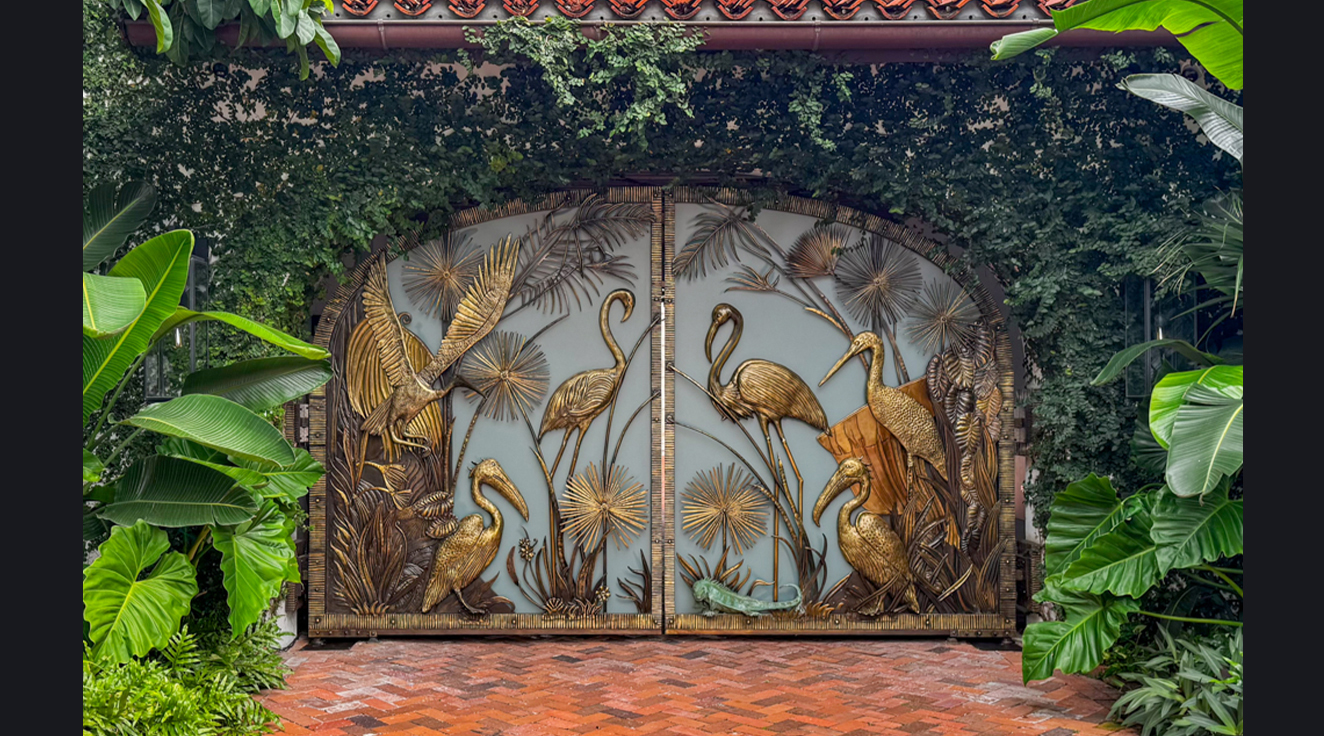 The Gates of Eden Gallery_0004_Capa 0