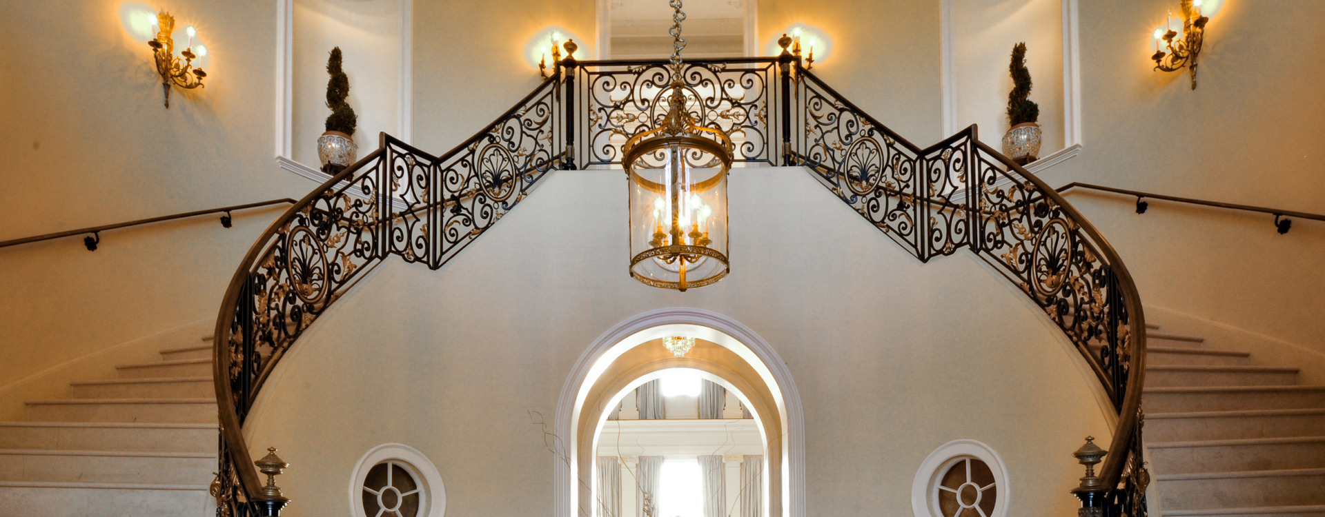 FRENCH NEOCLASSICAL ALLURE